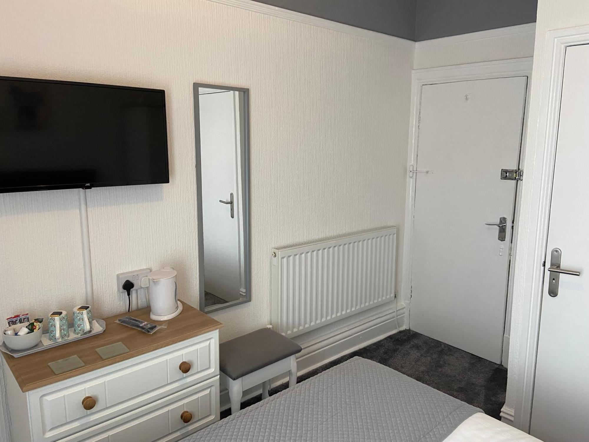 The Beechcliffe Hotel - Over 35'S Only Blackpool Kültér fotó